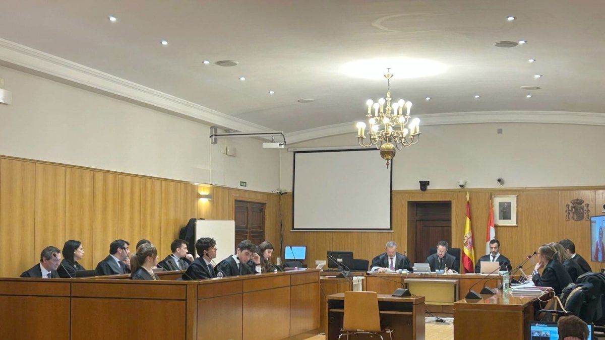 Imagen de archivo del juicio contra el grupo funerario El Salvador por el 'caso ataúdes'.