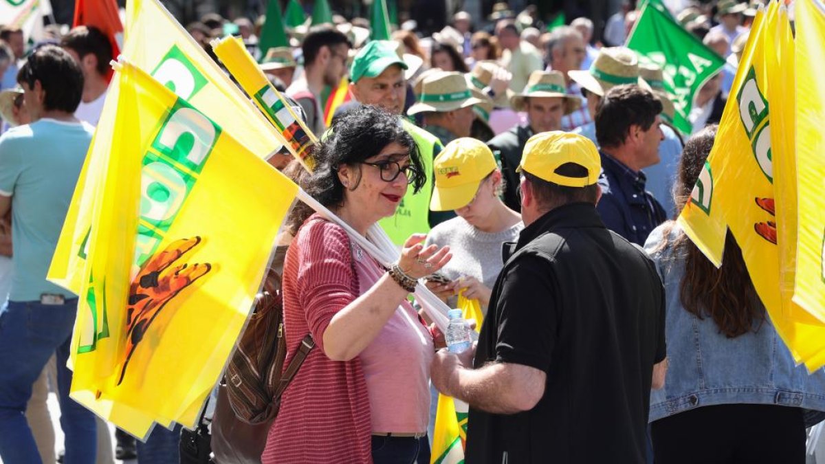 Concentración y manifestación de las Opas para exigir apoyos para garantizar el futuro del campo.