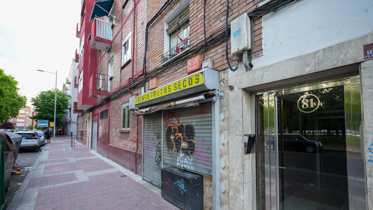 Fachada del kiosco, escenario del atraco.