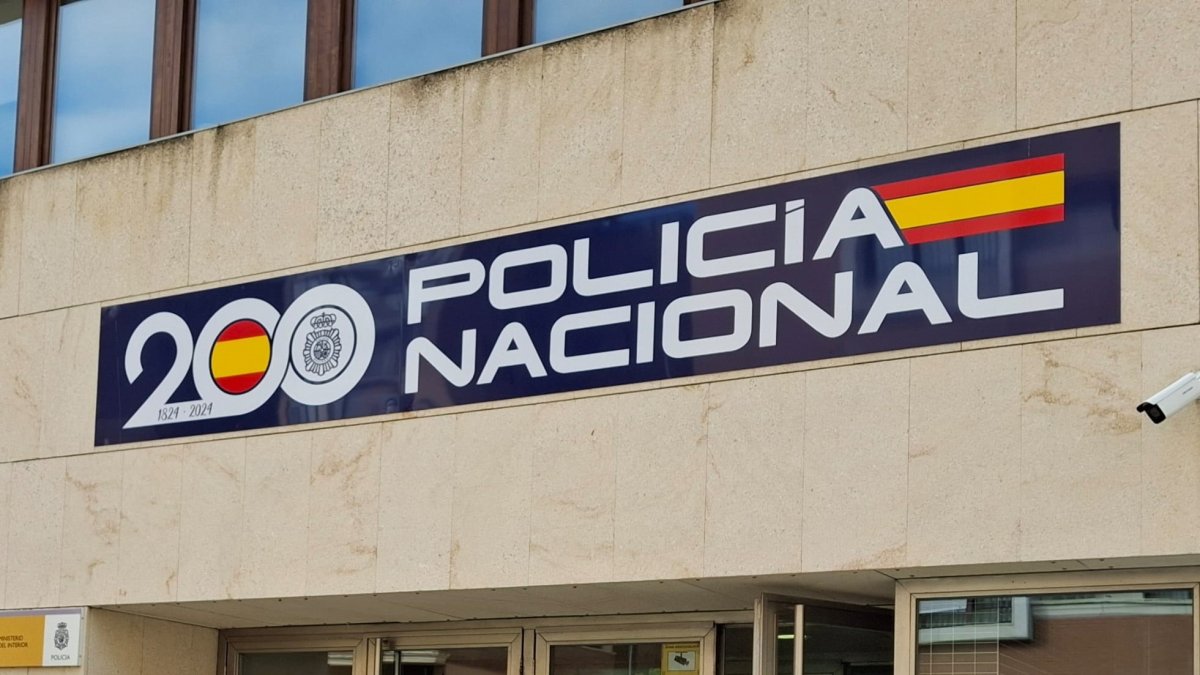Sucesos.- Detenidos en Valladolid tres multirreincidentes por robar en un bazar de la capital.