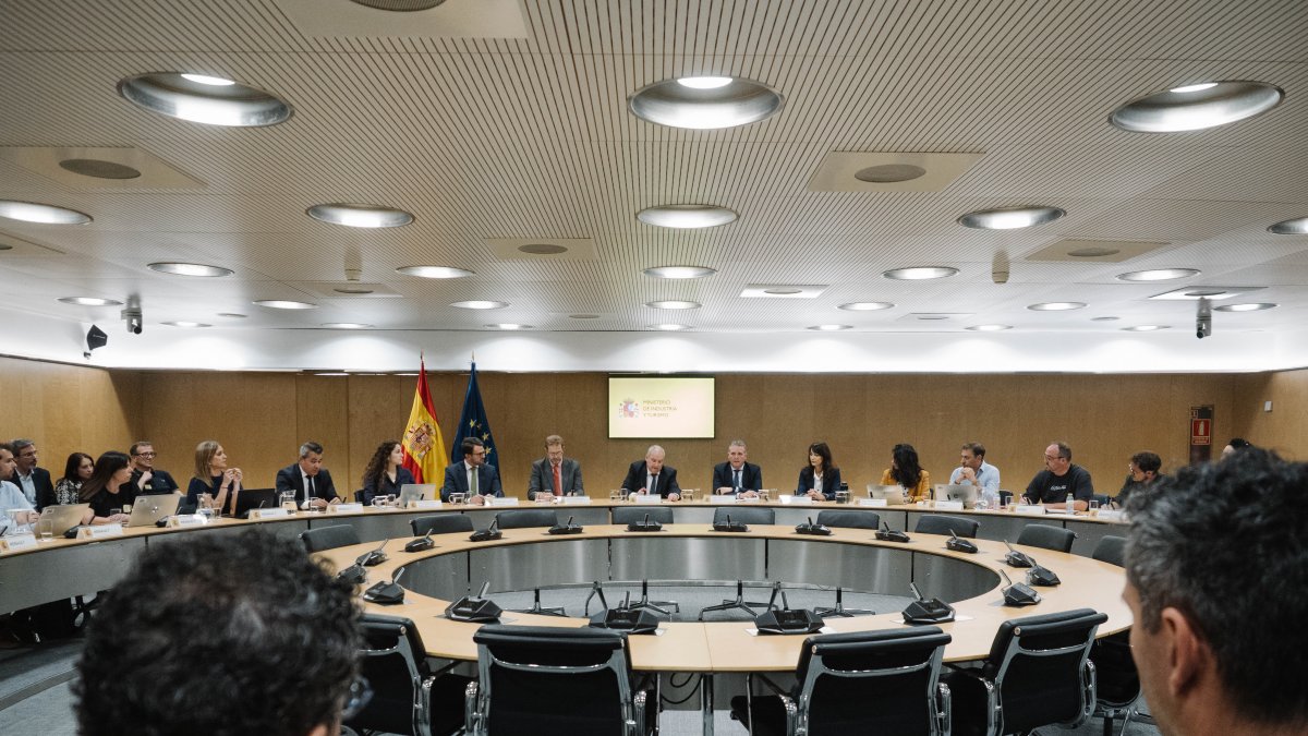 Reunión por el convenio colectivo de Renault en la sede del Ministerio de Industria y Turismo celebrada este martes