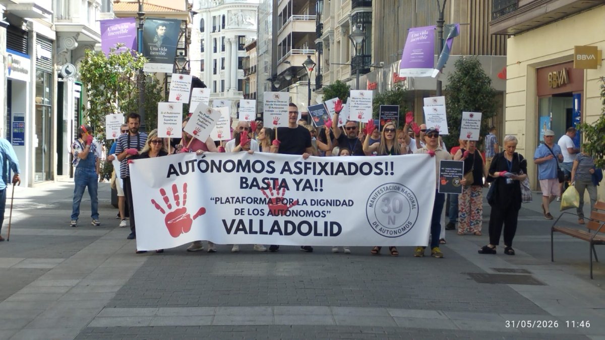 Manifestación de trabajadores autónomos por las calles de Valladolid.