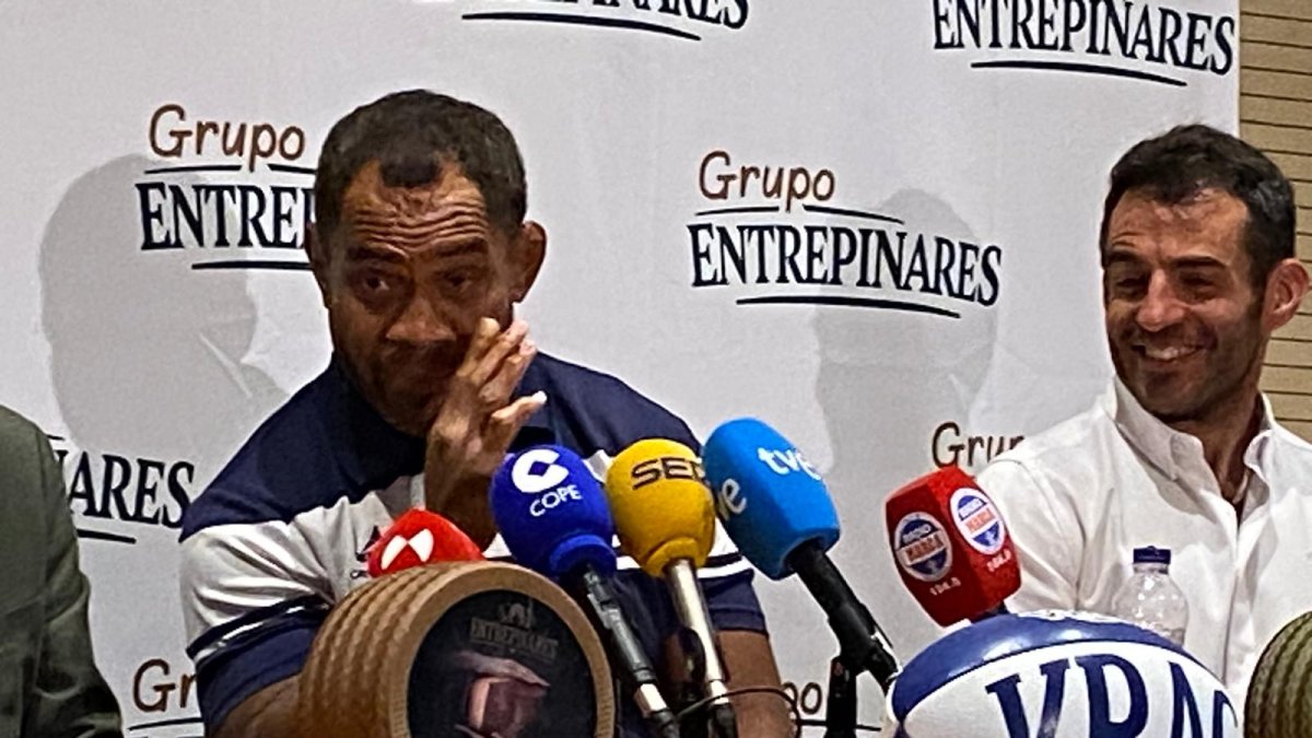 Kalo Gavidi, visiblemente emocionado, habla del que será su último partido como jugador del VRAC.