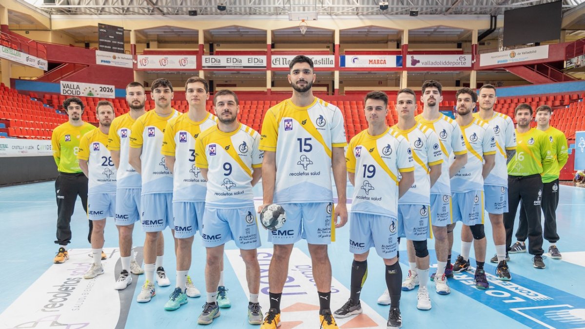 Recoletas Atlético Valladolid con la camiseta especial para disputar la Copa del Rey.