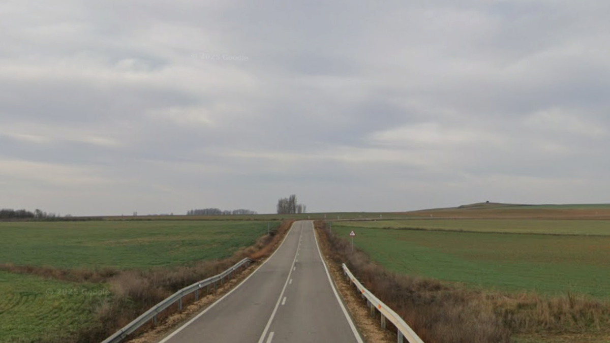 Carretera VP-5507 en dirección Ceinos de Campos, donde ha tenido lugar el accidente