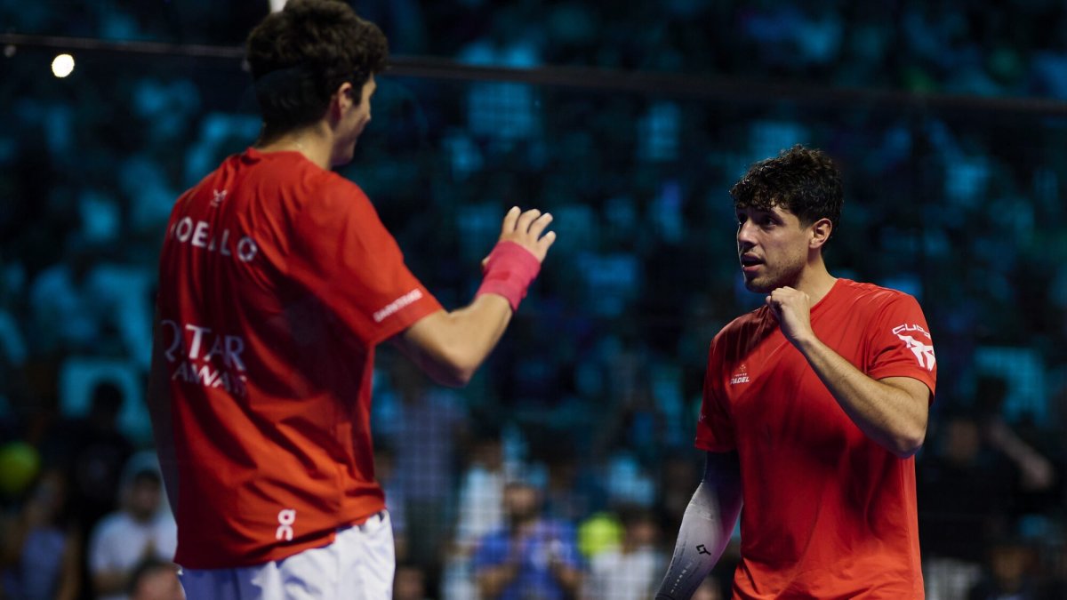 Coello (izquierda) y Tapia celebran uno de los puntos de la semifinal.