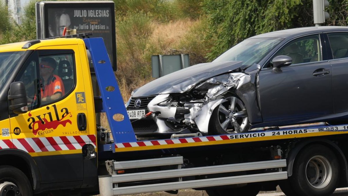 Estado de uno de los coches tras el accidente múltiple  en la avenida de Zamora.