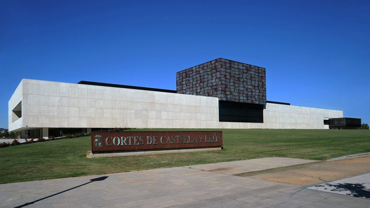 Exterior de las Cortes de Castilla y León