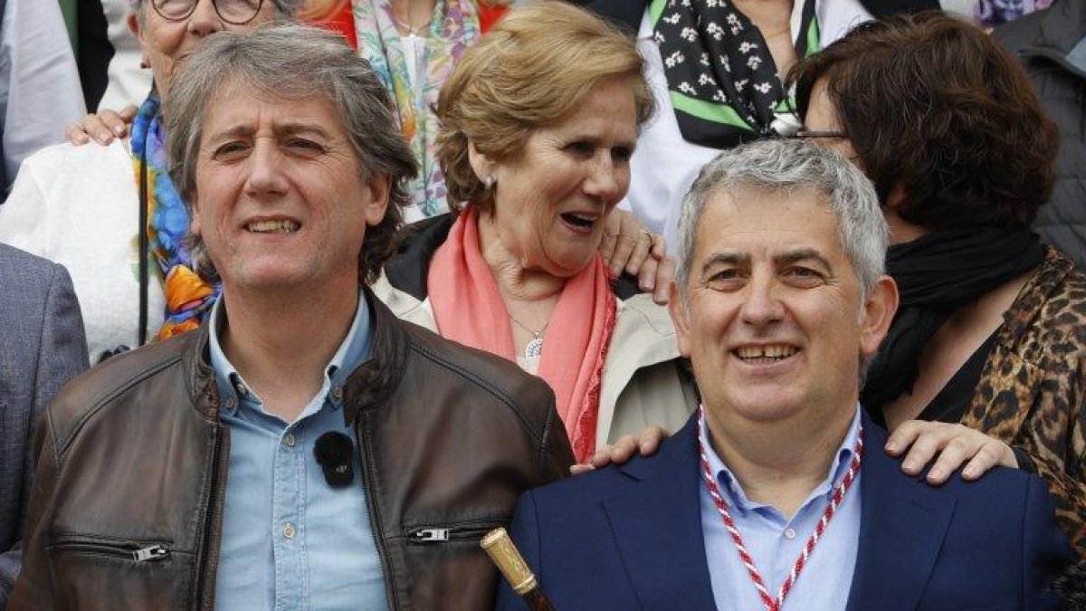 Carlos Martínez y Javier Antón, en una imagen de archivo el día de la toma de posesión de este último como alcalde de Soria