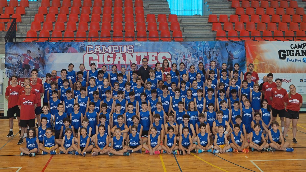 Foto de familia segundo turno del Campus Gigantes en Valladolid.