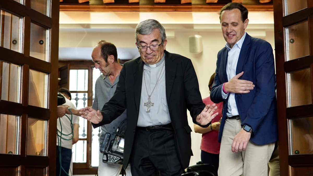 El Arzobispo de Valladolid, Luis Argüello, junto al presidente de la Diputación, Conrado Íscar