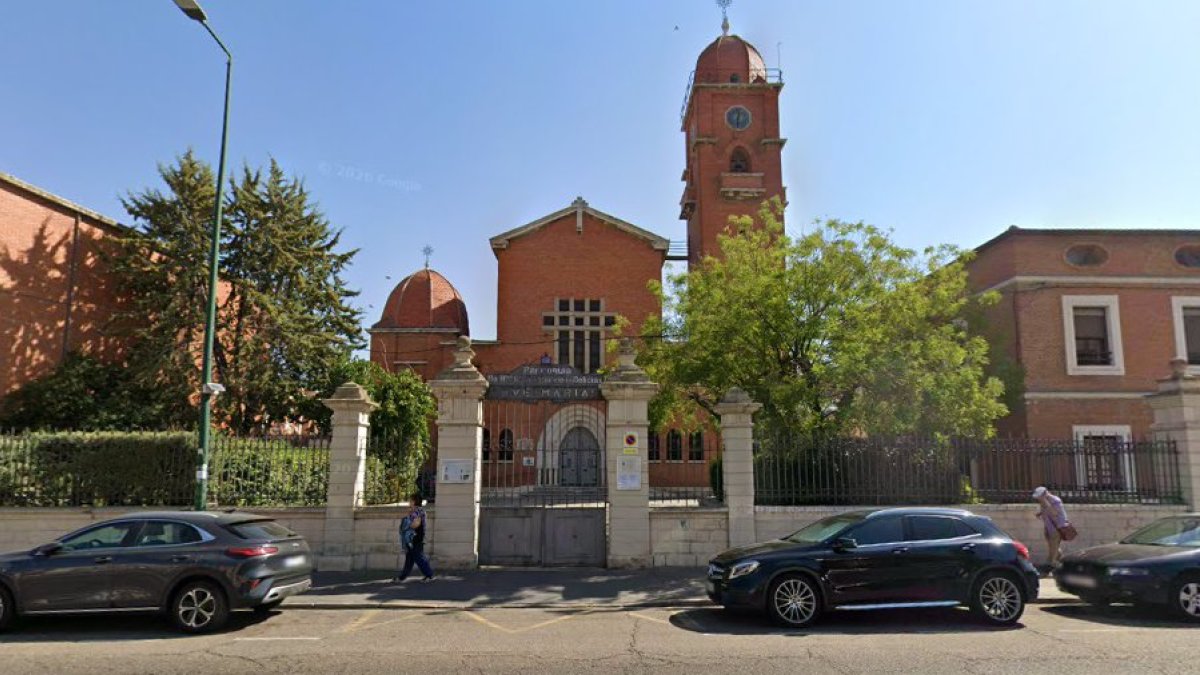 Iglesia Nuestra Señora del Carmen en avenida Segovia