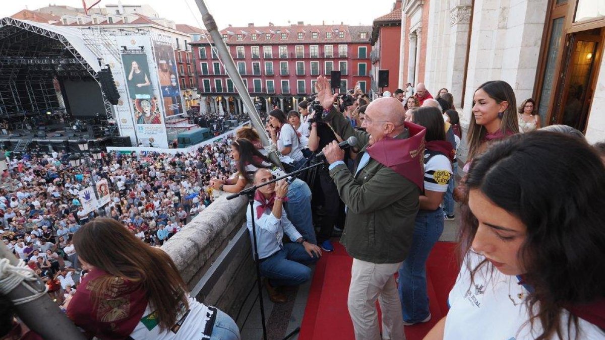 Momento del pregón de las fiestas de Valladolid en 2025.