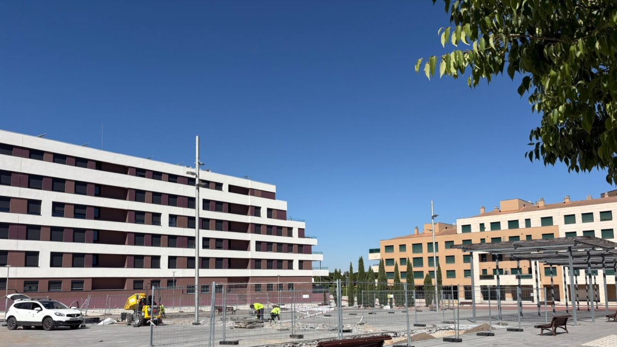Obras realizadas para la mejora ambiental de la Plaza del Everest