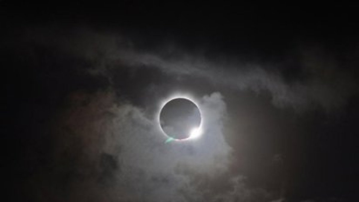 Imagen de archivo de un eclipse solar