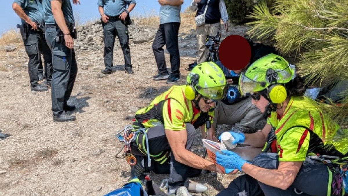 Emergencia auxiliando a una persona.