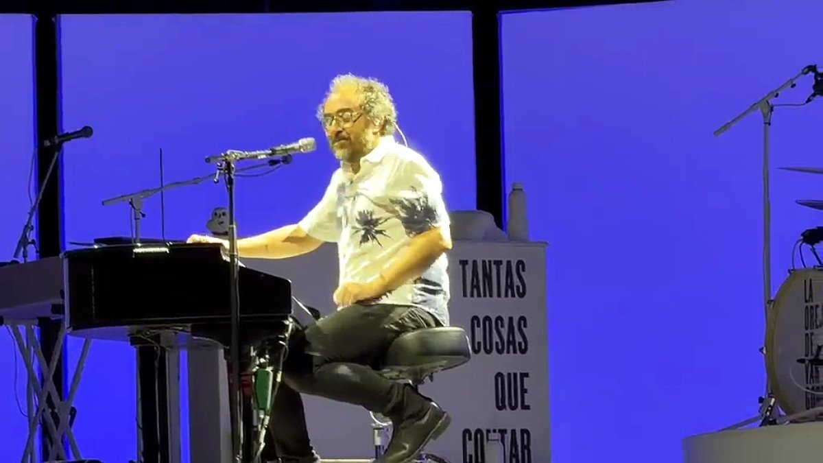 Momento de la sorpresa a Amaia Montero en el concierto de La Oreja de Van Gogh en Valladolid | E.M.