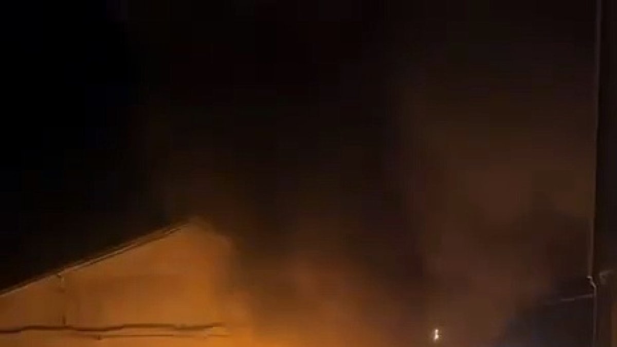 Un coche arde en Cigales en Valladolid y la Guardia Civil lo investiga.