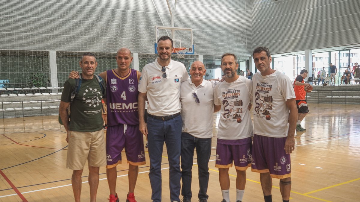Imagen del I Torneo de baloncesto Veteranos Valladolid celebrado en el pabellón Lalo García.