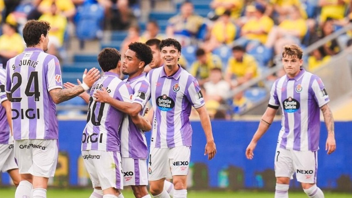 Juric, Víctor, Ponceau, Torres y Garri celebran el segundo gol en Las Palmas.