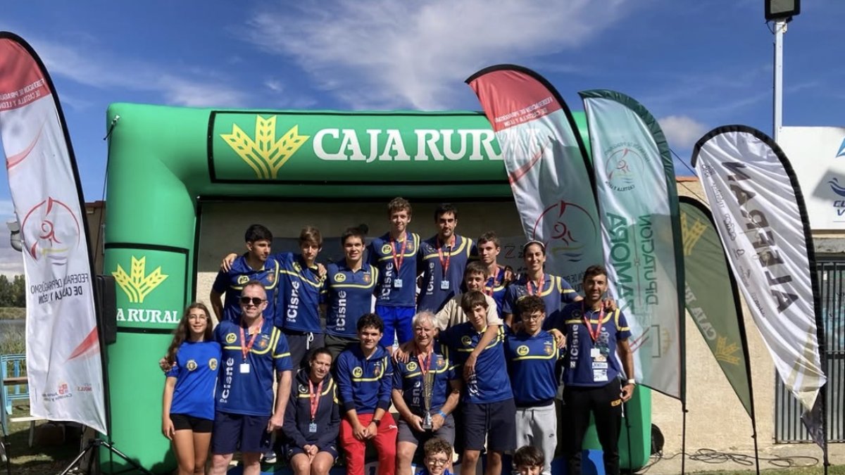 Foto de familia del CD Cisne.