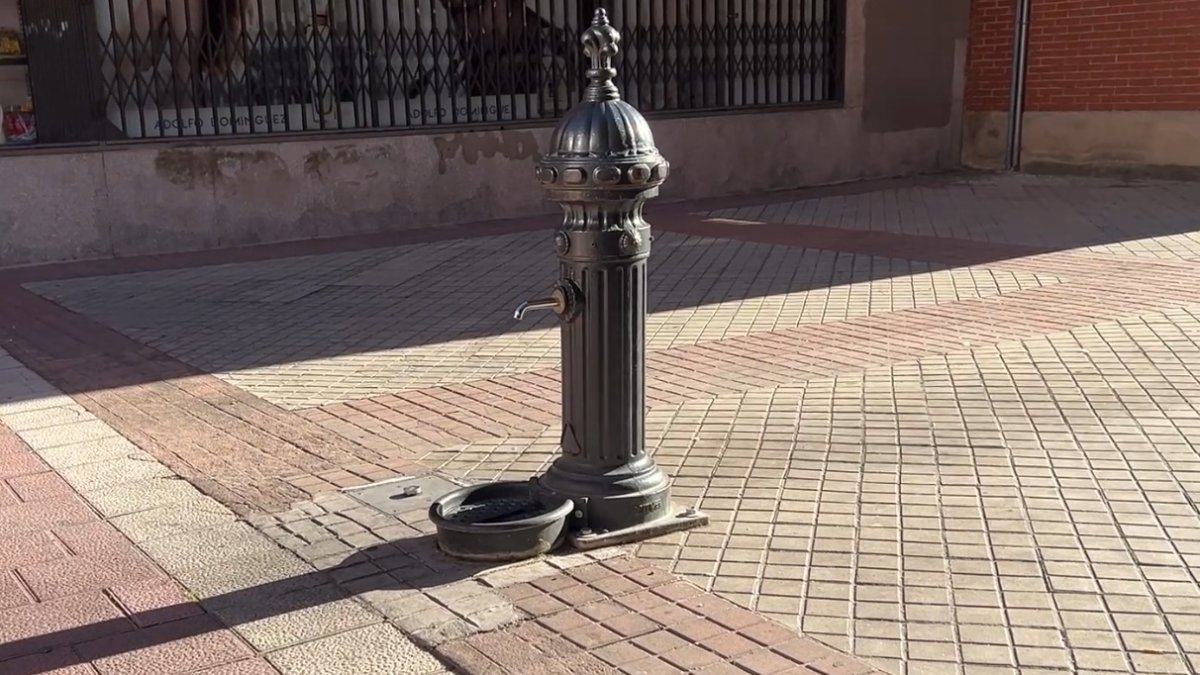 Una de las nuevas fuentes que ha instalado el Ayuntamiento.