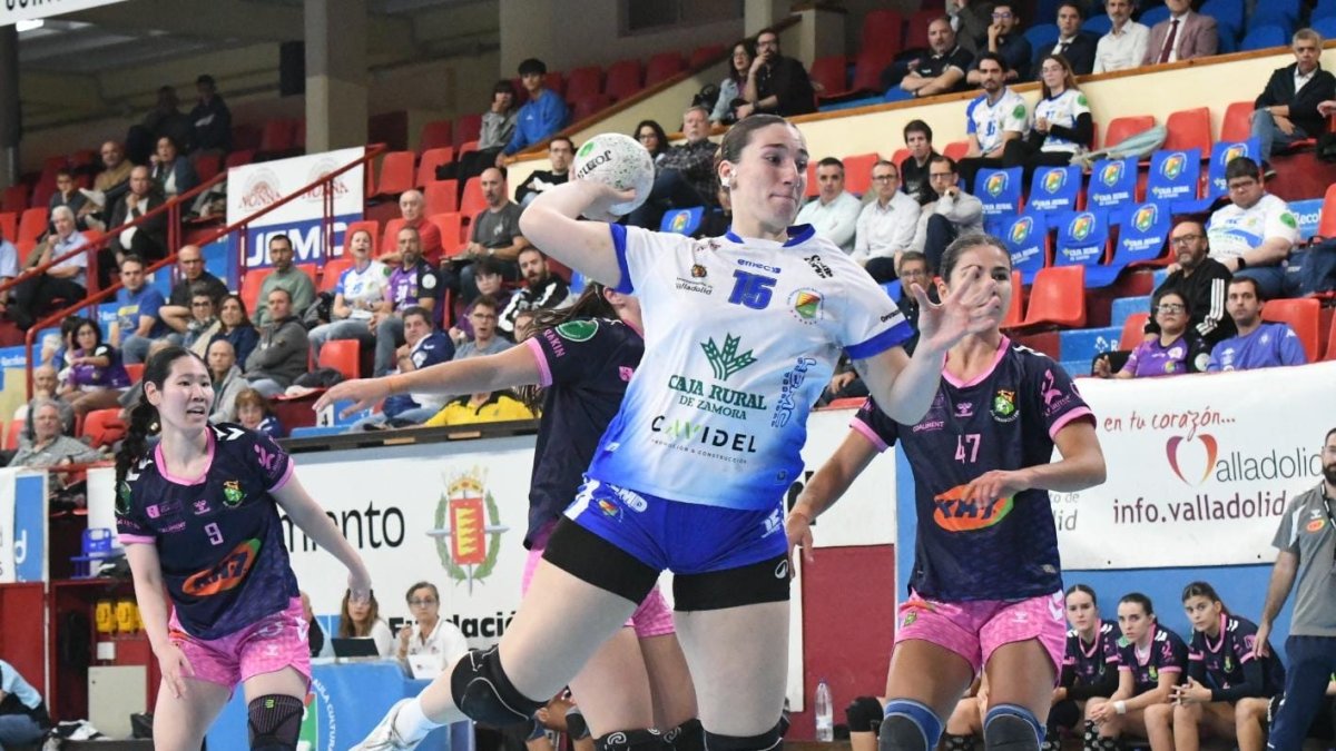 Imagen de un momento del duelo copero del Aula ante Granollers.