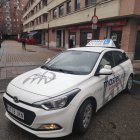 Un coche de la Autoescuela Master Vial. E. M.