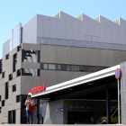 Acceso al hospital Clínico de Valladolid.