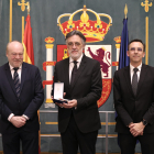 Imposición de la cruz de la Orden Civil de Alfonso X el Sabio al músico vallisoletano Diego Fernández Magdaleno