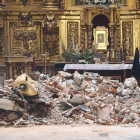 Tareas de desescombro de la Vera Cruz tras el desplome de la cúpula.