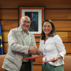 El alcalde de Valladolid, Jesús Julio Carnero, y la consejera de Movilidad y Transformación Digital, María González Corral