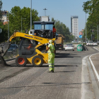 Tareas de fresado en la Avenida de Salamanca durante este miércoles