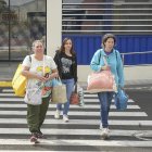 Trabajadores de Bimbo abandonando su trabajo.