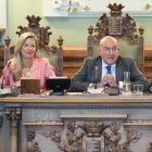 Irene Carvajal, Jesús Julio Carnero y Francisco Blanco, durante el pleno.