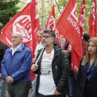El alcalde, Jesús Julio Carneo, participa en una manifestación en defensa de la actividad en la planta de Bimbo