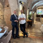 Roberto Simal y Nauzet Betancort, en el comedor del restaurante El Hilo de Ariadna.