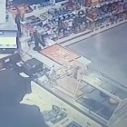 Imagen del momento de un robo en una gasolinera de Valladolid