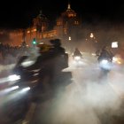 Desfile de antorchas en la concentración motorista Pingüinos