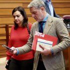 Alicia Palomo y José Luis Vázquez durante la segunda sesión del pleno.