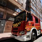 Un camión de Bomberos, durante una actuación esta lunes en Valladolid.