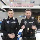 Los policías encargados de salvarle la vida a un bebé