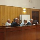Procesados y representantes legales durante la comparecencia este martes en la Audiencia de Valladolid