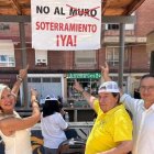 Los concejales de Vox Irene Carvajal y Víctor Martín en las fiestas de Las Delicias.