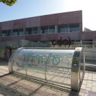 Parkibici situado en el exterior del gimnasio CDO en Covaresa