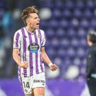 Iván Alejo celebra la victoria ante el Granada en Zorrilla.
