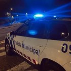 Archivo - Un vehículo de la Policía Municipal de Valladolid.