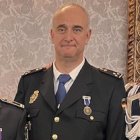 El jefe de antidroga de la policía nacional de Valladolid, el día que recibía el nombramiento de Guardia Urbano de Honor