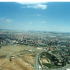 Panorámica en 1997 de los terrenos ocupados actualmente por el barrio de Villa del Prado en la parte izquierda.