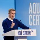 Feijóo interviene en el mitin de campaña en La Bañeza.